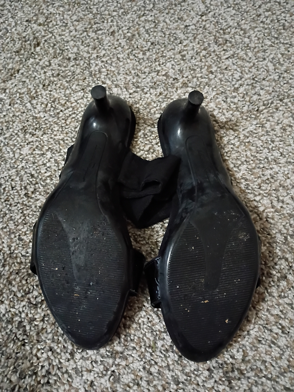 Woman's Salvatore Ferragamo Black Double Strap Slide Sandals Gancini Embossed. 6 - Picture 6 of 10